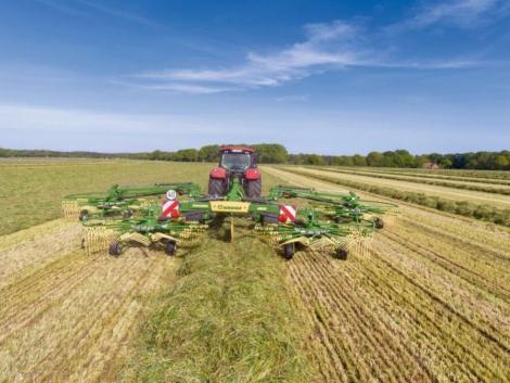 Pofonegyszerű működés, tökéletes rendek – ez a KRONE legújabb rendképzője! – VIDEÓ