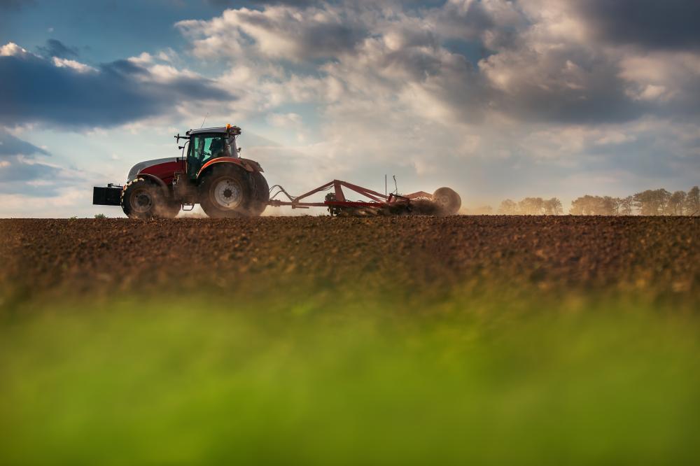 traktor mezőgazdaság