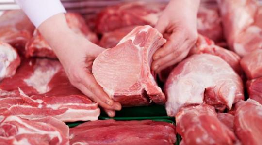 Hatalmas mennyiségű sertéshús szorulhat be az EU-ba