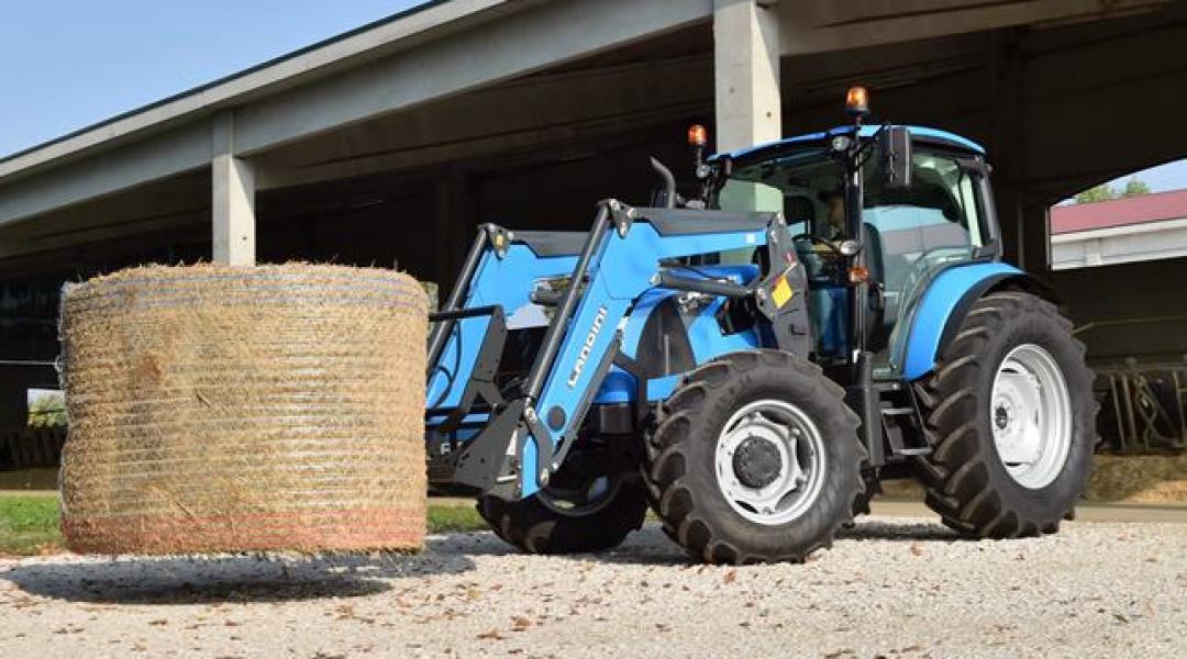 Öröm beleülni ebbe a traktorba! – Interjú az ország legnagyobb biotojás termelőjével