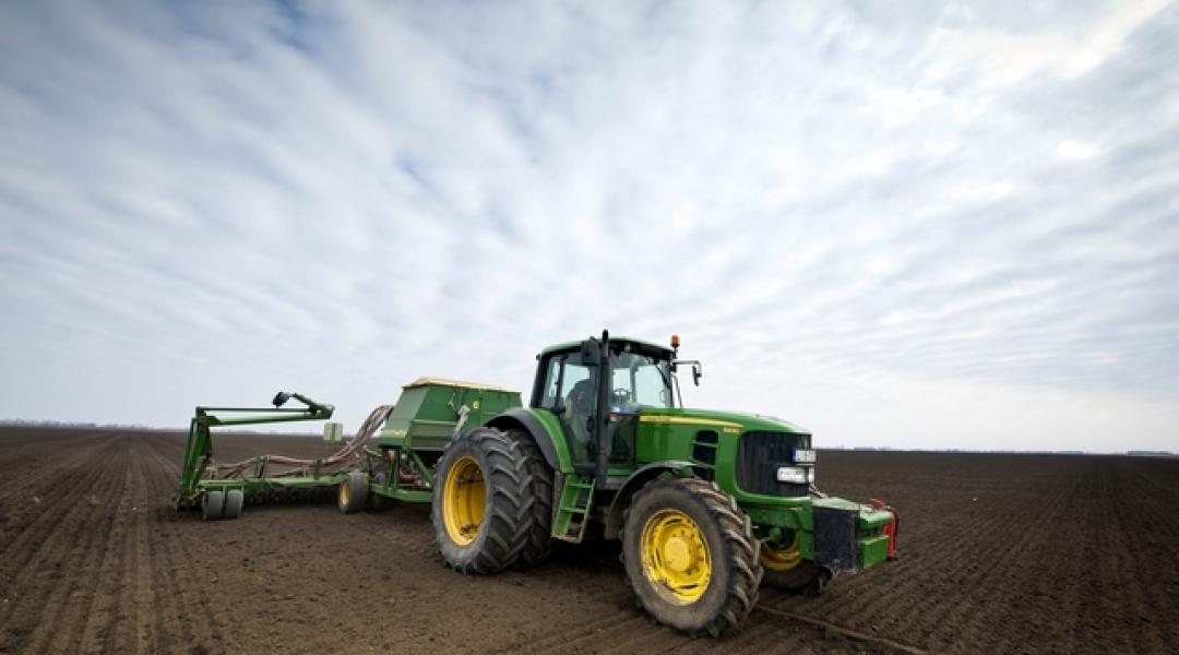 Úgy veszik a magyar gazdák ezeket a traktorokat, mint a cukrot