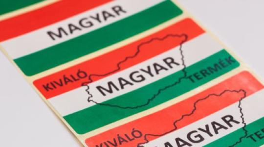 Nemzeti színű zászlót kap minden magyar tojás!