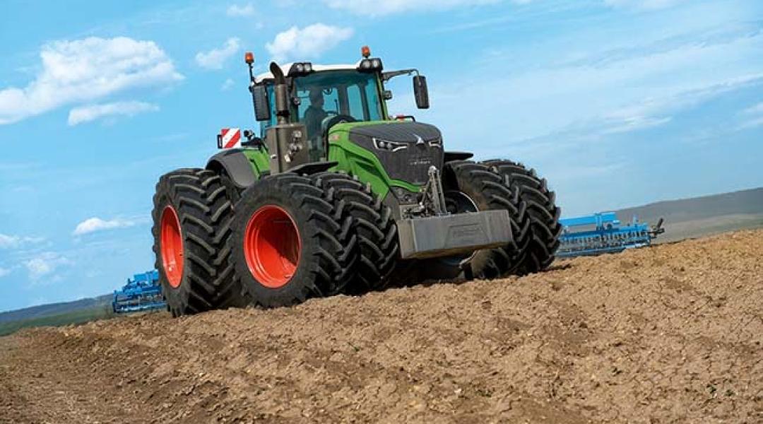 Akár 500 lóerő a szántóföldön? – Megújultak a Fendt hevederes traktorai!