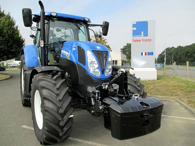 New Holland traktor