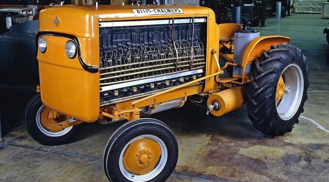 Elképesztő! Üzemanyagcellás traktor több mint 60 évvel ezelőttről!