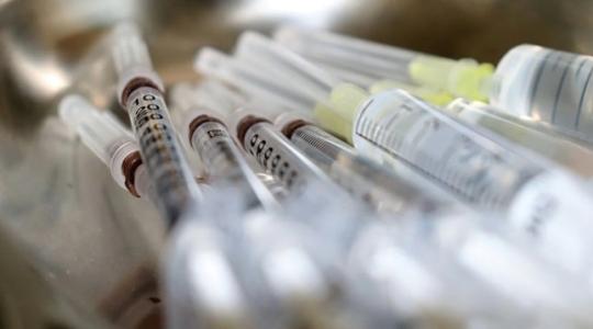 Szakértők: a hazánkban alkalmazott vakcinák hatásosak az indiai variáns ellen
