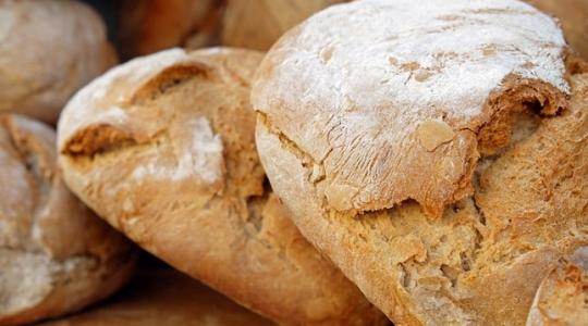 Küszöbön az újabb áremelés – jelentősen megdrágulhat a kenyér
