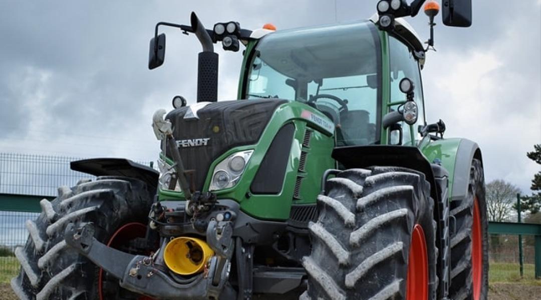 Ilyen traktor kell a magyarnak! Nézd meg, milyen gépre költenek a gazdák!