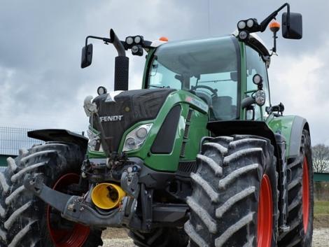 Ilyen traktor kell a magyarnak! Nézd meg, milyen gépre költenek a gazdák!