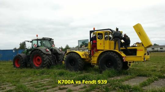 Traktorhúzó verseny: Kirovets K700 vs Fendt 939 – és lovak vs John Deere viadala! – Videók