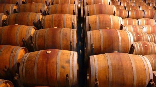 Eladatlan bor a pincékben – jön a lepárlási támogatás