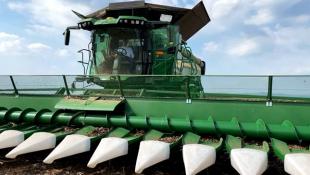 Bemutatkozik az új zászlóshajó, a John Deere X9 kombájn!