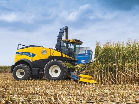 Különleges rakodógép, paradicsomgondozó robot, a legújabb New Holland traktor – itt mindent megtalálsz
