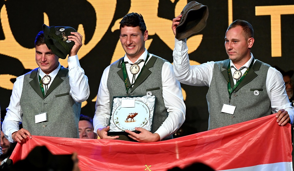 magyar csapat szarvasbőgő versenyen