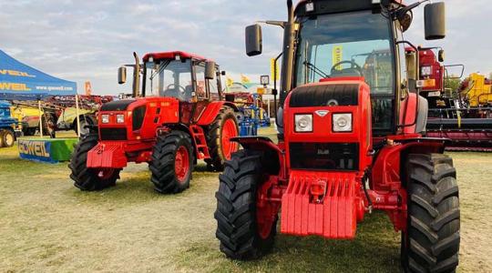 Új és régi traktortípusok bemutatója és akciója – Nyílt nap a Royal Traktor pápai telephelyén