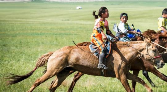 Repülő állatorvosok és nomád pásztorok: Irány a Mongol Derby!