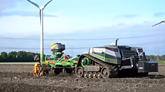 Robot traktor mindenkinek! – Kapcsold hozzá a meglévő munkagépeidet!