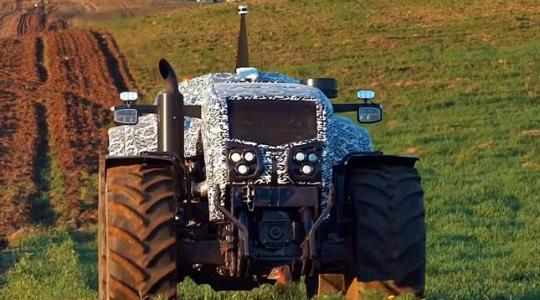 Ezt látnod kell! Önvezető Belarus MTZ traktor!