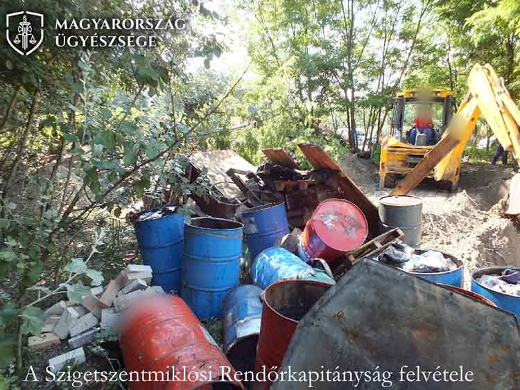 Egy vadaspark mellett ásta el az ártalmatlanításra átvett hulladékot