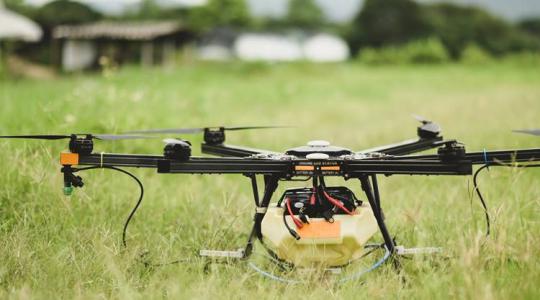 3 nyomós ok sürgette a drónos permetezés kereteinek szabályozását