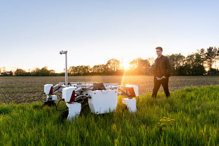 Az említett gyakori agro-bot alkalmazásokat nem könnyű automatizálni.