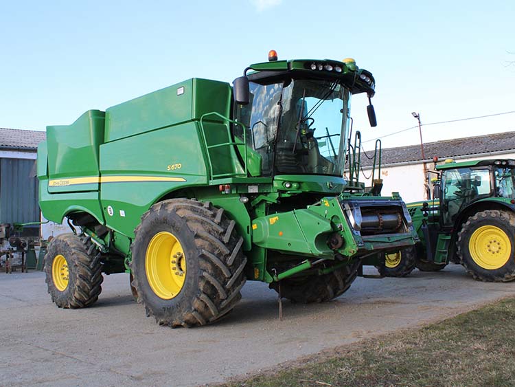 John Deere kombájn árverés