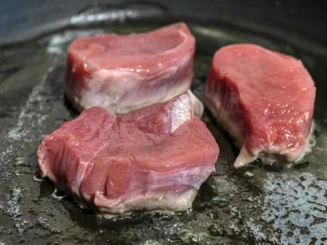 Külföldről érkezik az olcsó sertéshús: a hatóság véget vet a trükközésnek