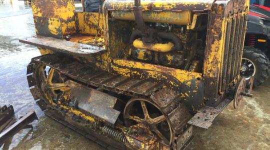 Ritka Caterpillar lánctalpas traktor: eredeti állapotában látható, és üzemképes!