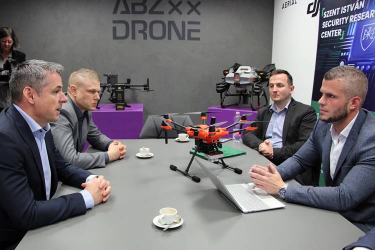 Az ABZ Drone Kft. fő célja a legmodernebb dróntechnológiák leghatékonyabb integrárlása különböző ágazatokba