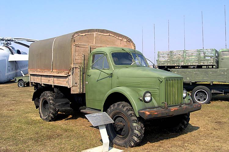 GAZ-63, a távoli előd