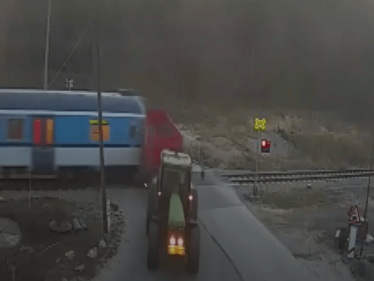 vasúti átjáró baleset