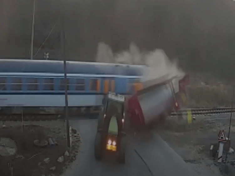 vasúti átjáró baleset