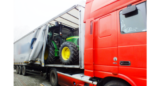 Ausztriában ellopott traktort fogtak a magyar zsaruk 