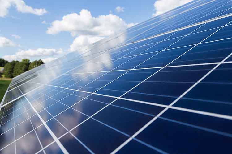 napelemmel csökkenthető az áramöltség