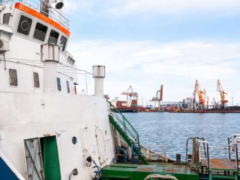 Gabonaháború: műholdképeken egy lopott ukrán gabonát szállító orosz hajó a Mediterráneumban