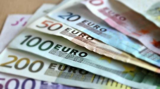 9 euróra emelkedhet Olaszországban az óránkénti minimálbér