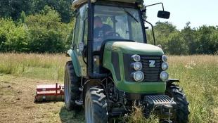 Egy traktor, száz feladatra