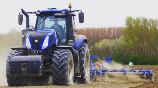 Csúcskategóriás tudás a zöldítésben is: New Holland traktorok a Lajtamag Kft.-nél – Gazdariport