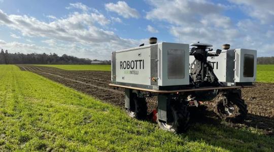 Robotti, autonóm mezőgazdasági traktor már hazánkban is!