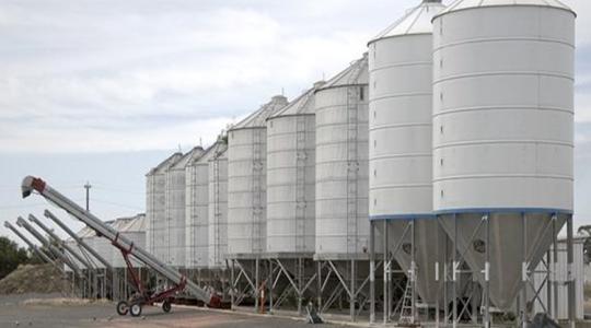 Féken tarthatja az áremelkedést? A gabonaexportot elősegítő silókat létesítenek Ukrajna határainál