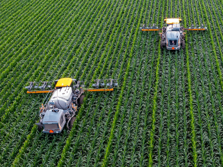 Mint igazi modern gazdálkodási elképzelés, ami a legújabb technológiát használja a mezőgazdasági termékek mennyiségének és minőségének növelése érdekében, az intelligens gazdálkodásnak is nevezett rendszer.