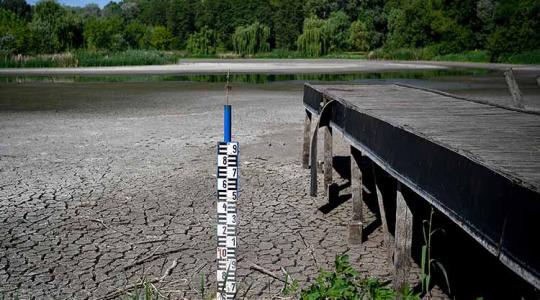 Ilyet még nem láttál! Akkora a csapadékhiány, hogy kiszáradt Vekeri-tó – Képek