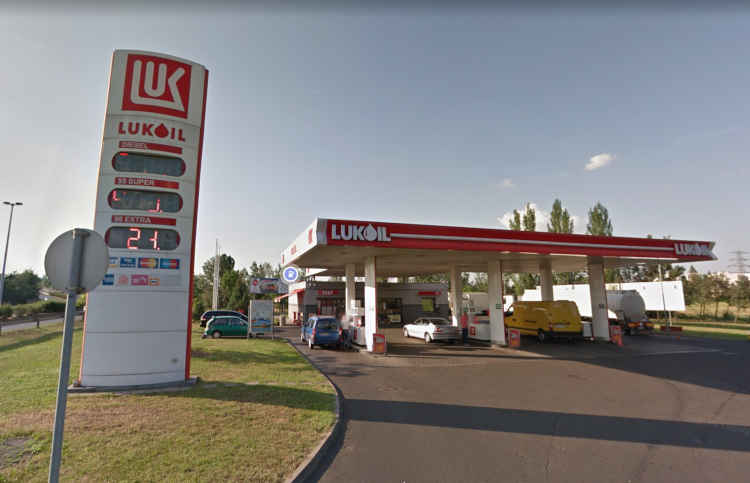Magyarországon 79 Lukoil benzinkút található, melyeket a hálózat tulajdonosa és üzemeltetője, a Normbenz Magyarország Kft. működtet. Kép: Google Streetview