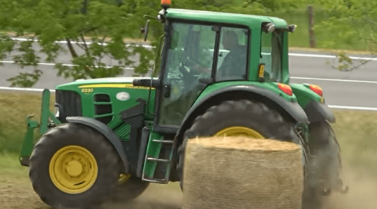 Amikor a cseh traktorosok megőrülnek – VIDEÓKKAL