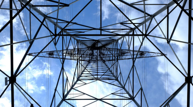Az ukrán villamosenergia-hálózatot március közepén kapcsolták össze az európai hálózattal, ami az orosz invázió ellenére is segítette az elektromos energia folyamatos áramlását.