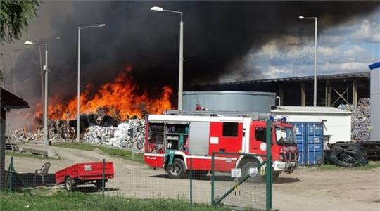Most érkezett: tűz ütött ki a felgyői hulladékkezelőben