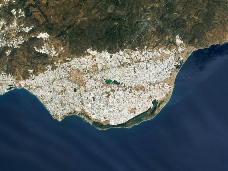 Fóliasátor-tenger El Ejido városa körül. Almería, Spanyolország