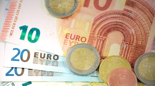 Brüsszel 32,5 forinttal emelné meg az üzemanyag jövedéki adóját