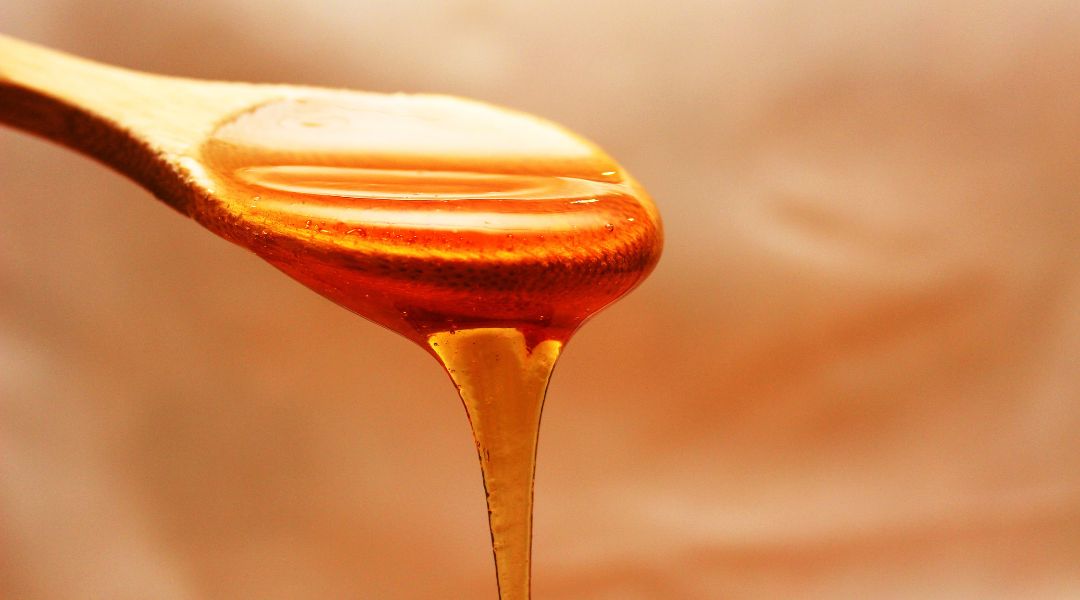 A méz kiskereskedelmi ára hétezer forint is lehet kilogrammonként, de a piacokon csak kilogrammonként két-háromezer forintot kérnek érte.