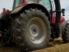 A traktor gumiabroncsainak karbantartása – avagy így ír a mesterséges intelligencia!